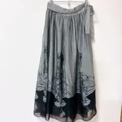 メプシー ロングスカート シアー裾 アート柄 2 灰色 シフォン お出かけ