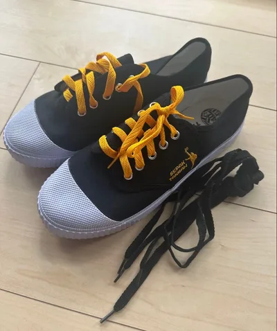 รองเท้าผ้าใบ SEPAK TAKRAW สีดำ เหลือง 40
