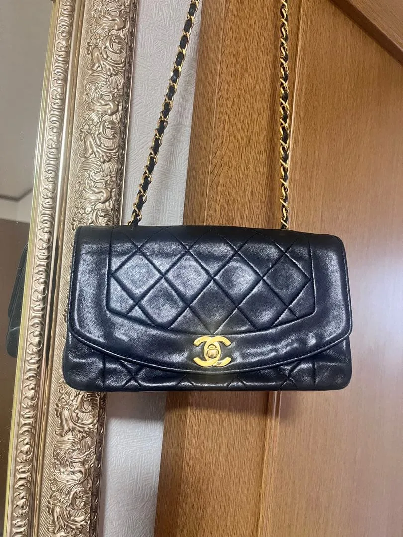 CHANEL กระเป๋าสะพายโซ่ Diana Matelasse สีดำ