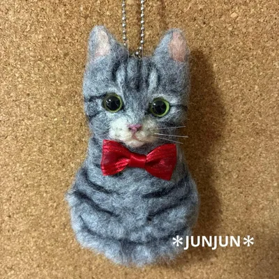 羊毛フェルト サバトラ猫さん キーホルダー&ブローチ ハンドメイド 猫