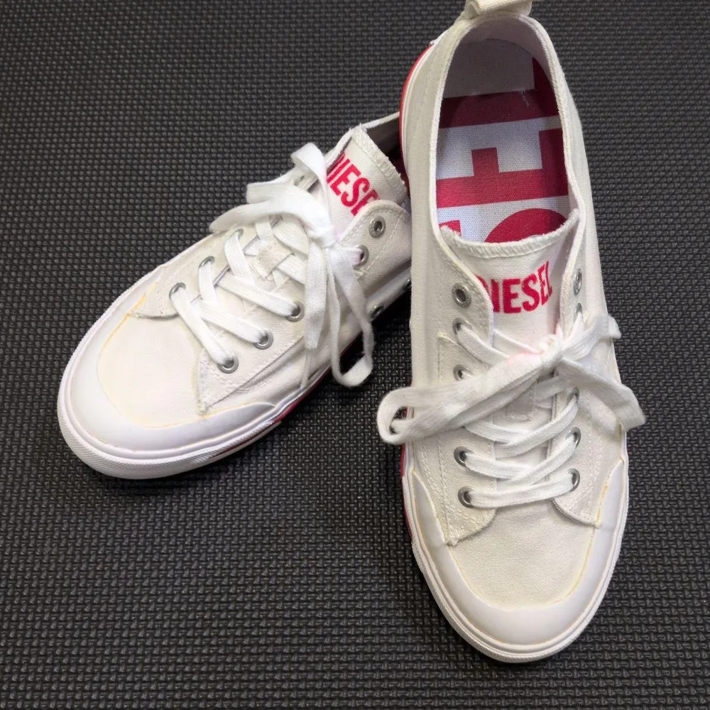 DIESEL スニーカー ホワイト レッド ローカット