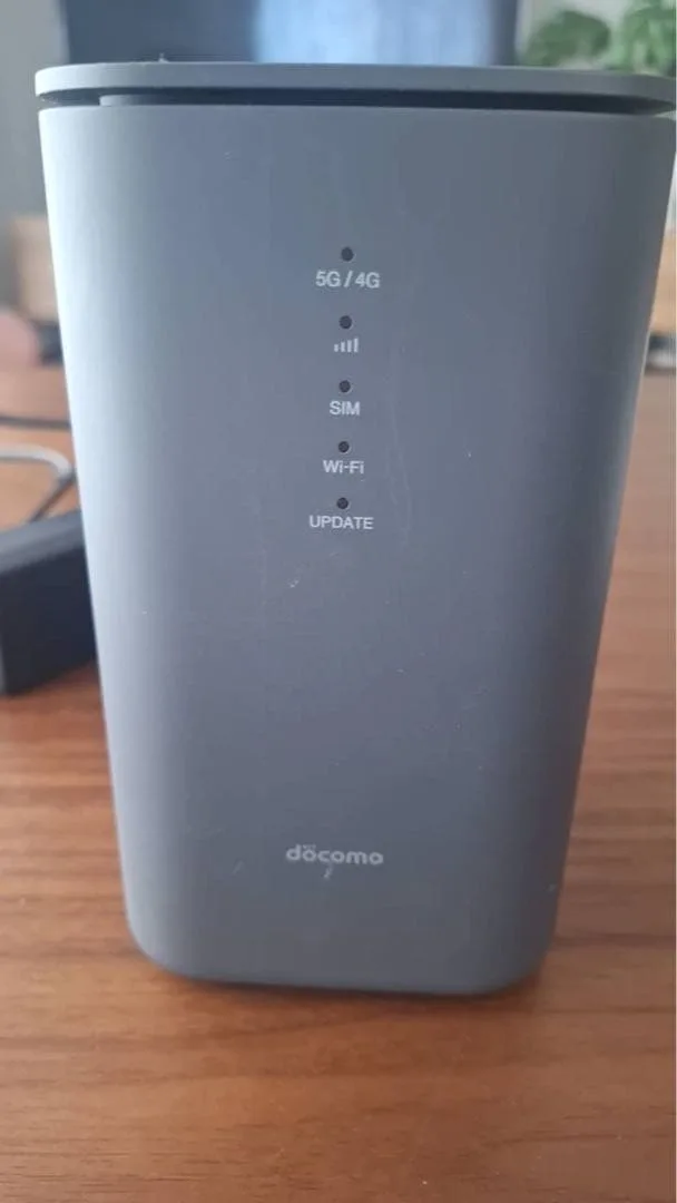 docomo home 5G HR02 本体