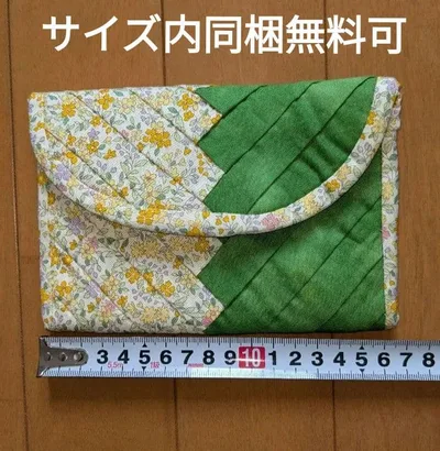 キルティング風リバティ風 小花柄 マルチケース ポーチ グリーン