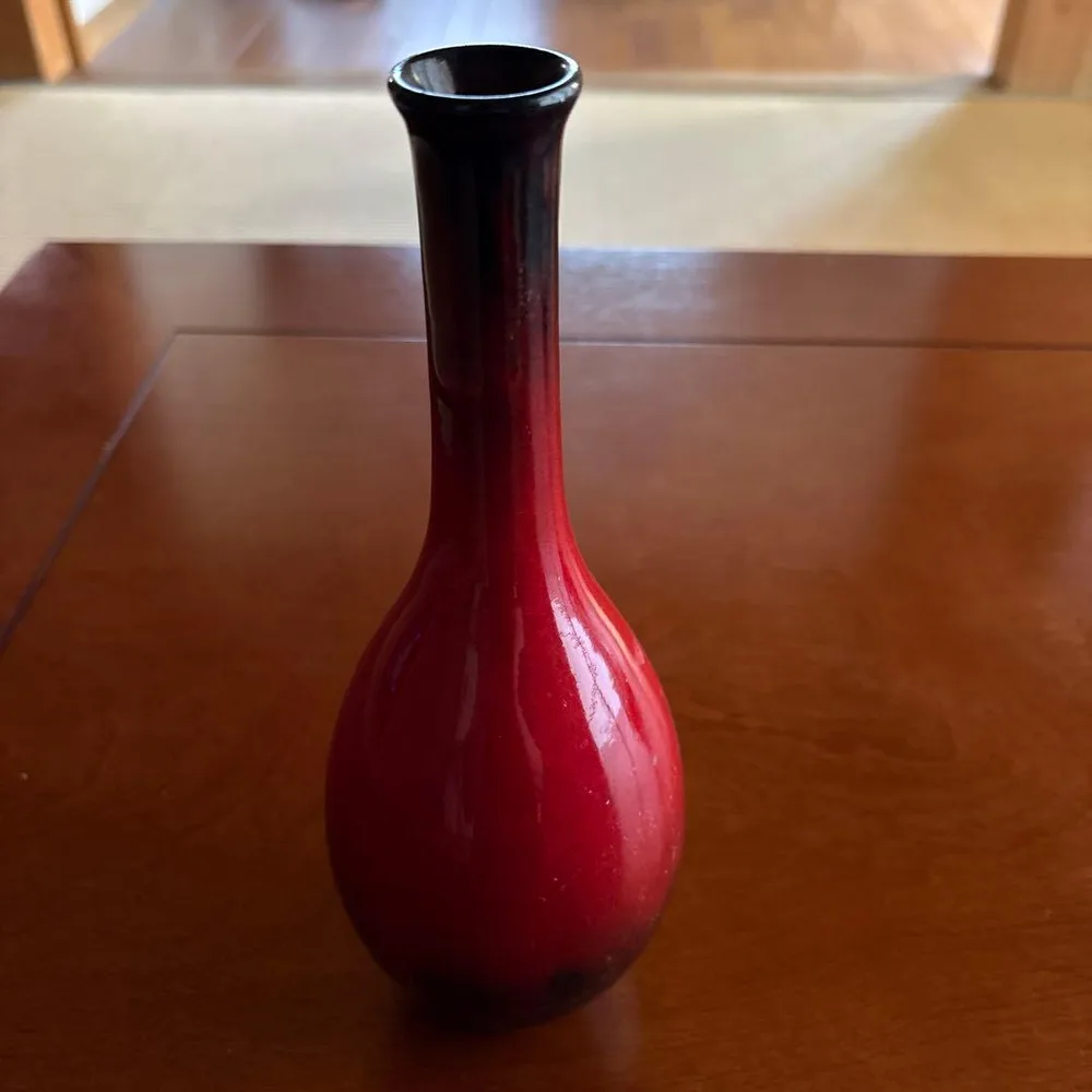 花瓶 陶器 赤黒グラデーション 一輪挿し