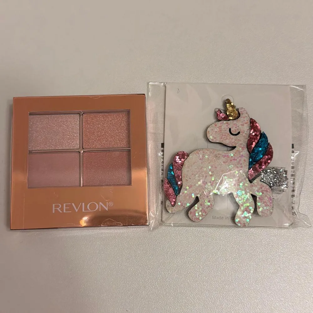 【新品未開封】【匿名配送】REVLON スキン シマー シャドウ 005