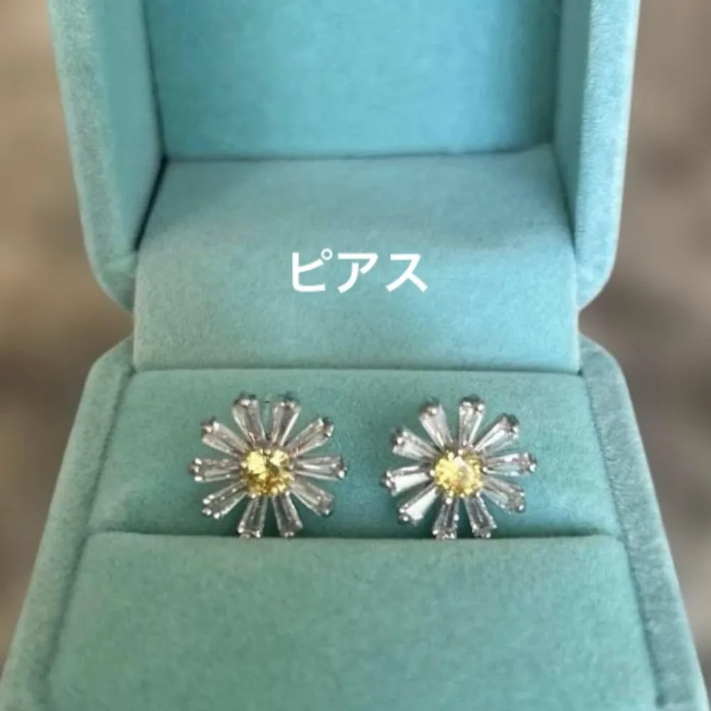 フラワーモチーフ ピアス