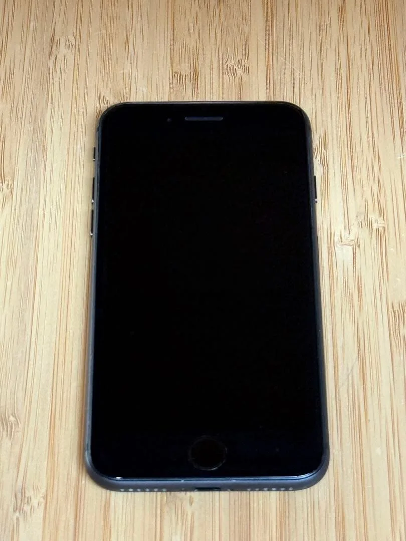 Apple iPhone 8 64GB ブラック 本体