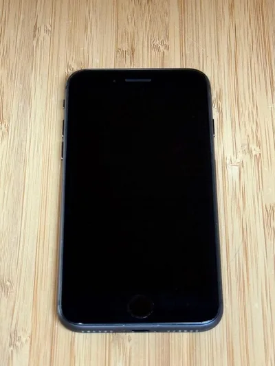 Apple iPhone 8 64GB ブラック 本体