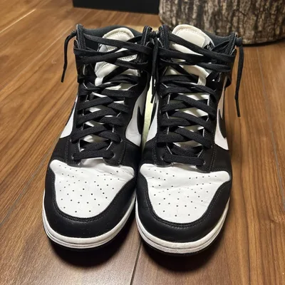 NIKE DUNK HIGH สีดำและสีขาว