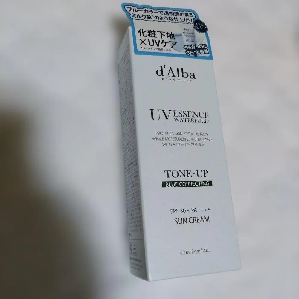 d'Alba UVエッセンス ウォーターフル+ ブルー
