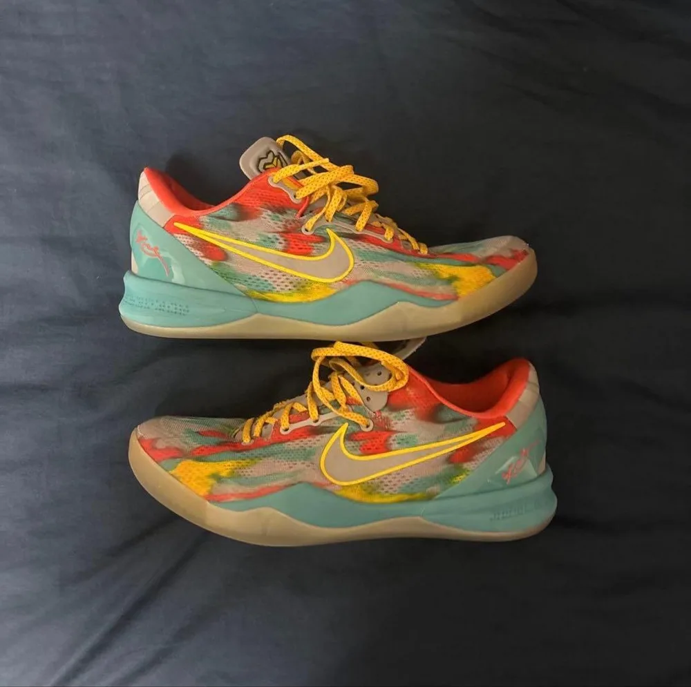 Nike Kobe 8 バスケットボールシューズ
