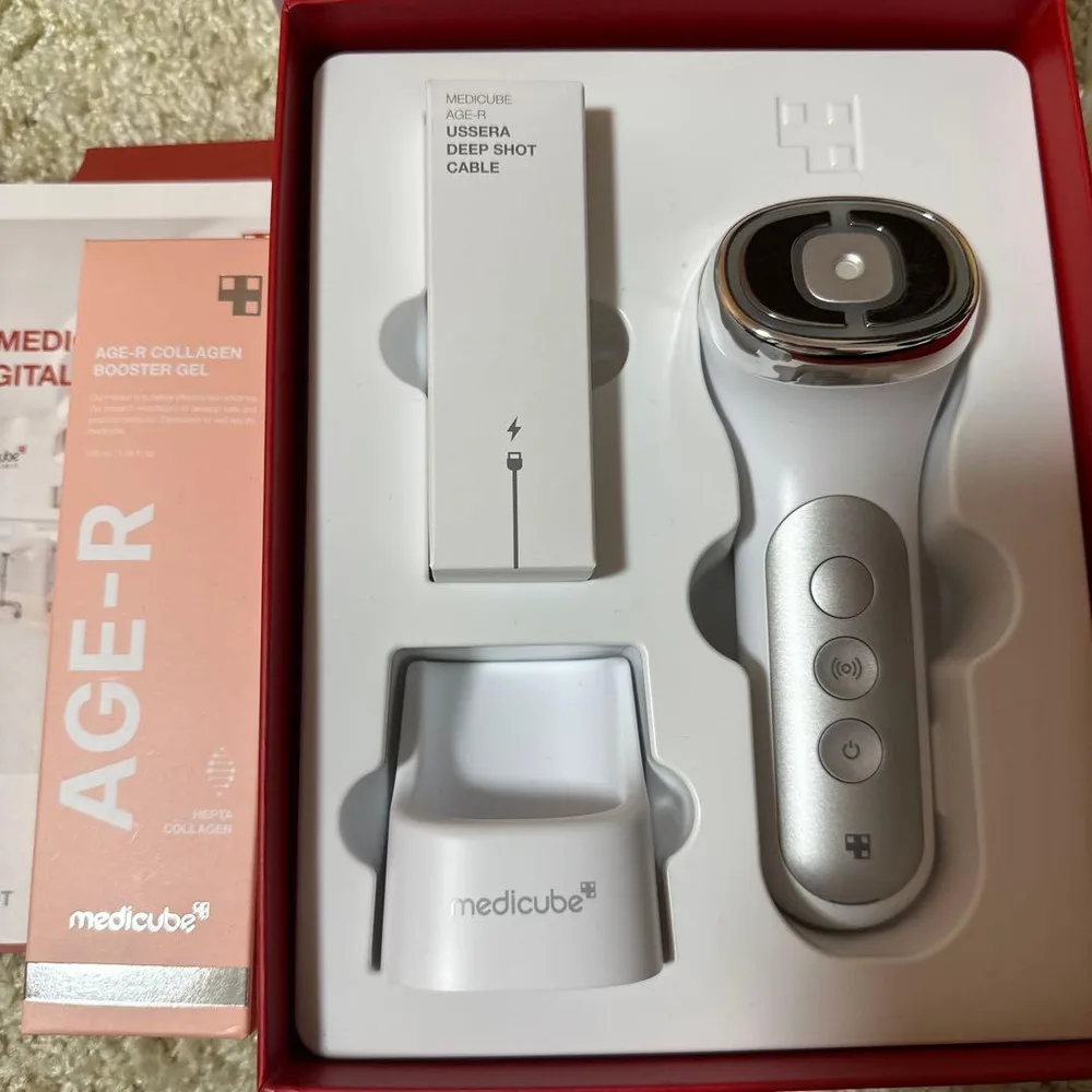 MEDICUBE AGE-R USSERA DEEP SHOT 美顔器