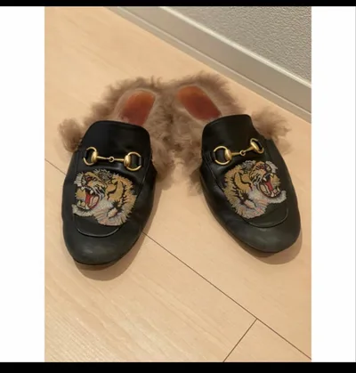 GUCCI タイガー刺繍 ファーローファー ブラック