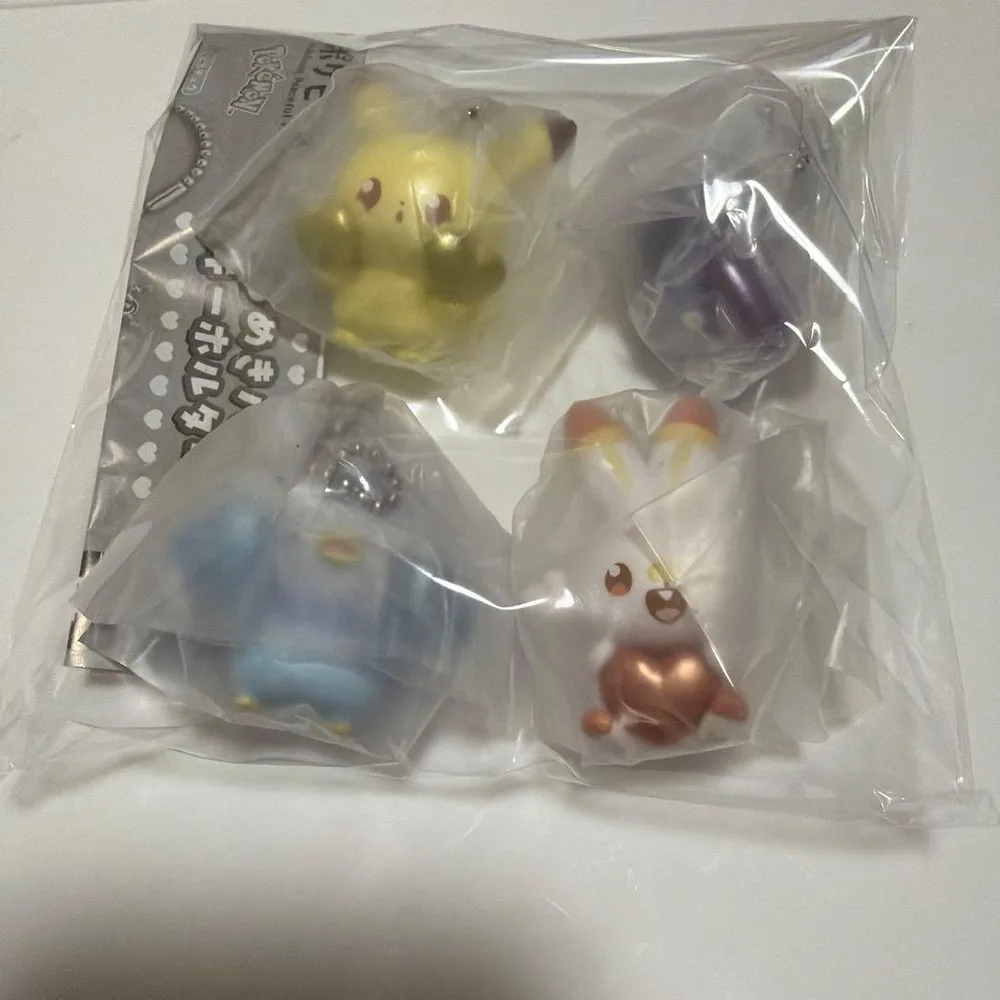 ポケピース きらめきハートキーホルダー