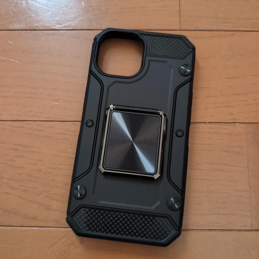 【新品未使用】iPhone15用ケース ブラック