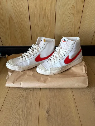 NIKE BLAZER MID 77 VINTAGE ホワイト レッド