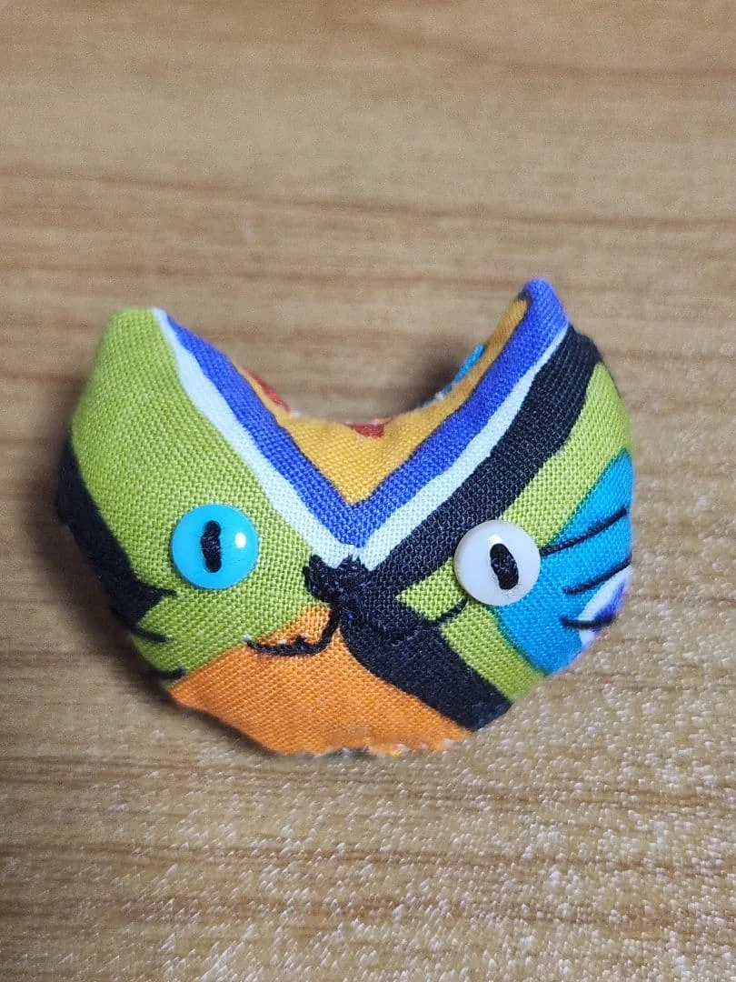 猫モチーフ ハンドメイド ブローチ