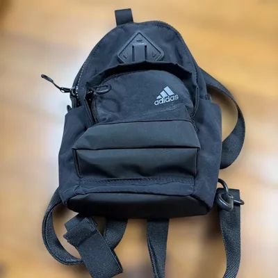 adidas ミニリュック ブラック