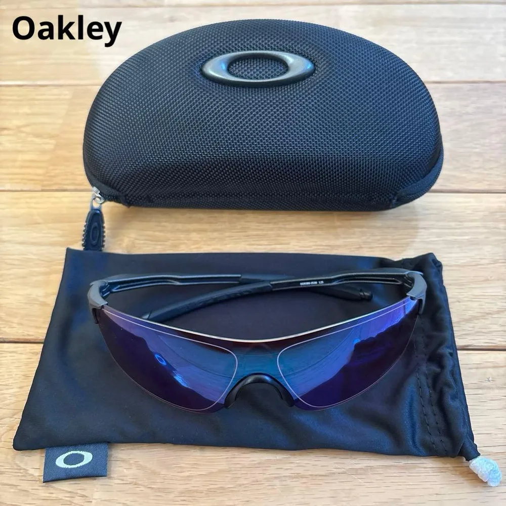 美品 オークリー Oakley スポーツ サングラス ケース付き