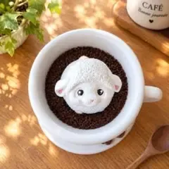 コーヒーに浮かぶホイップ羊(2027年干支)