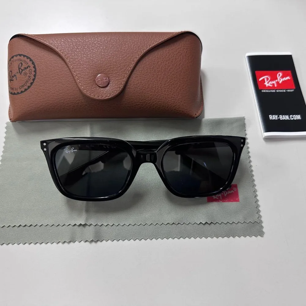 Ray-Ban サングラス ブラック