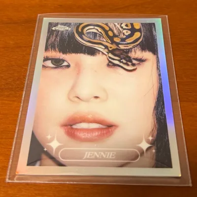 JENNIE Topps Chrome フォトカード