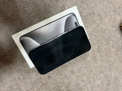 iPhone 15 Proホワイトチタニウム512GB SIMフリー