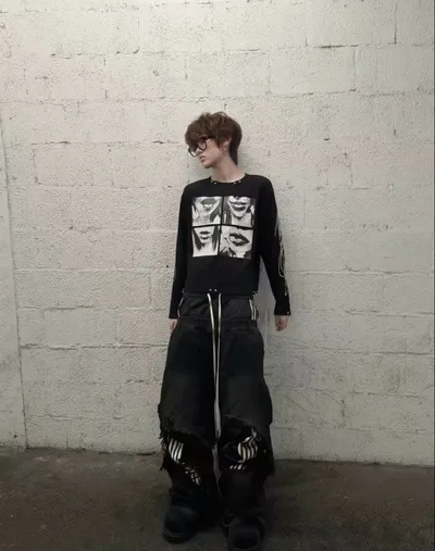 グラフィックプリント 長袖Tシャツ ブラック
