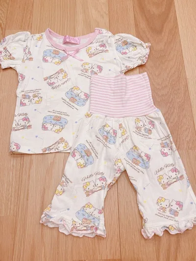 Hello Kitty ベビーパジャマ 上下セット
