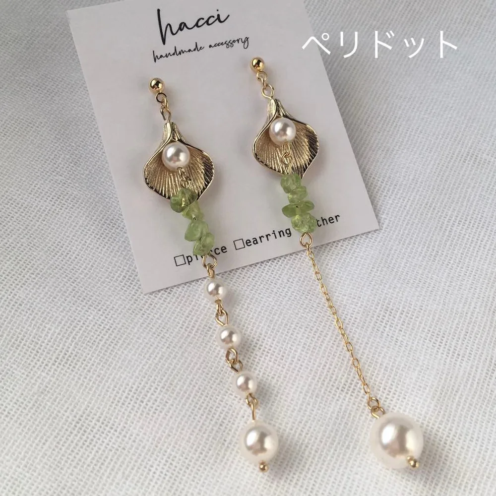 #307 メタルリーフ×ペリドット×スワロフスキーパールピアス/イヤリング