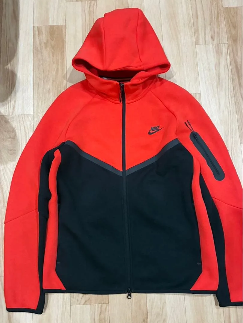 NIKE テックフリース 赤黒 上