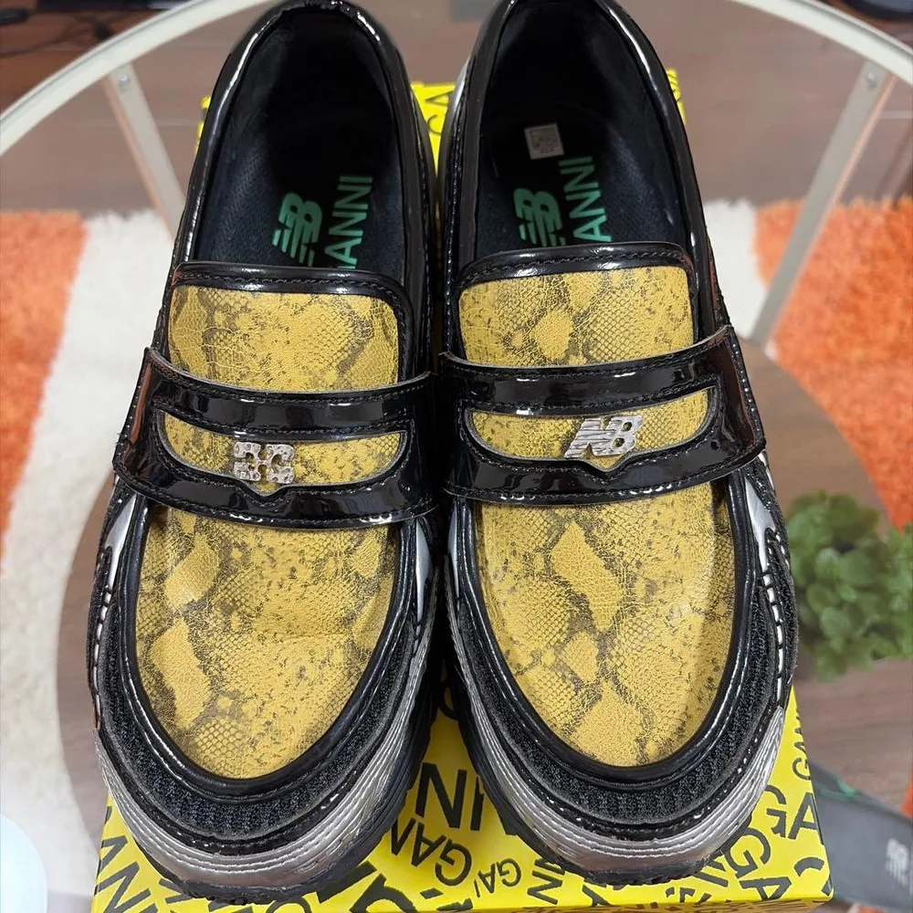 GANNI x New Balance 1906 ローファー