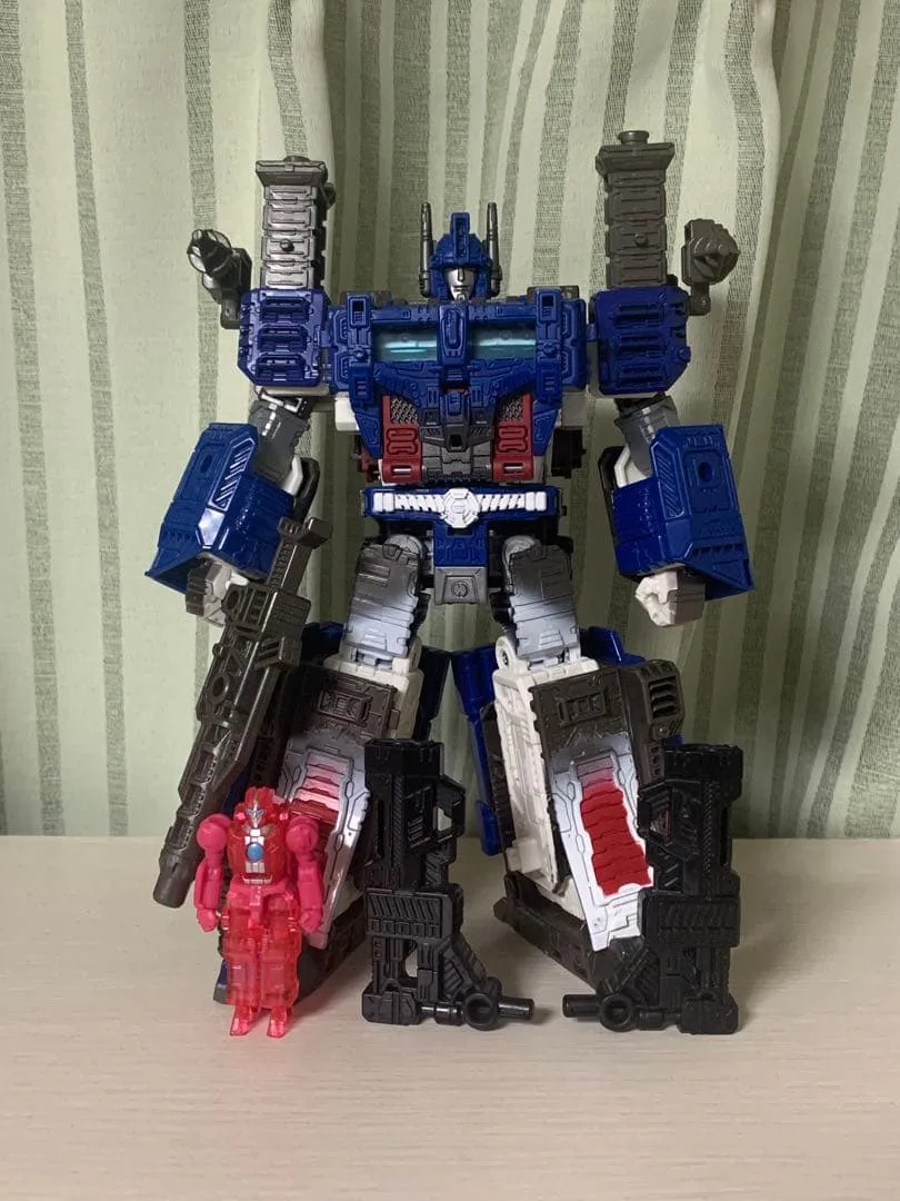 トランスフォーマー ウルトラマグナス wfc-08