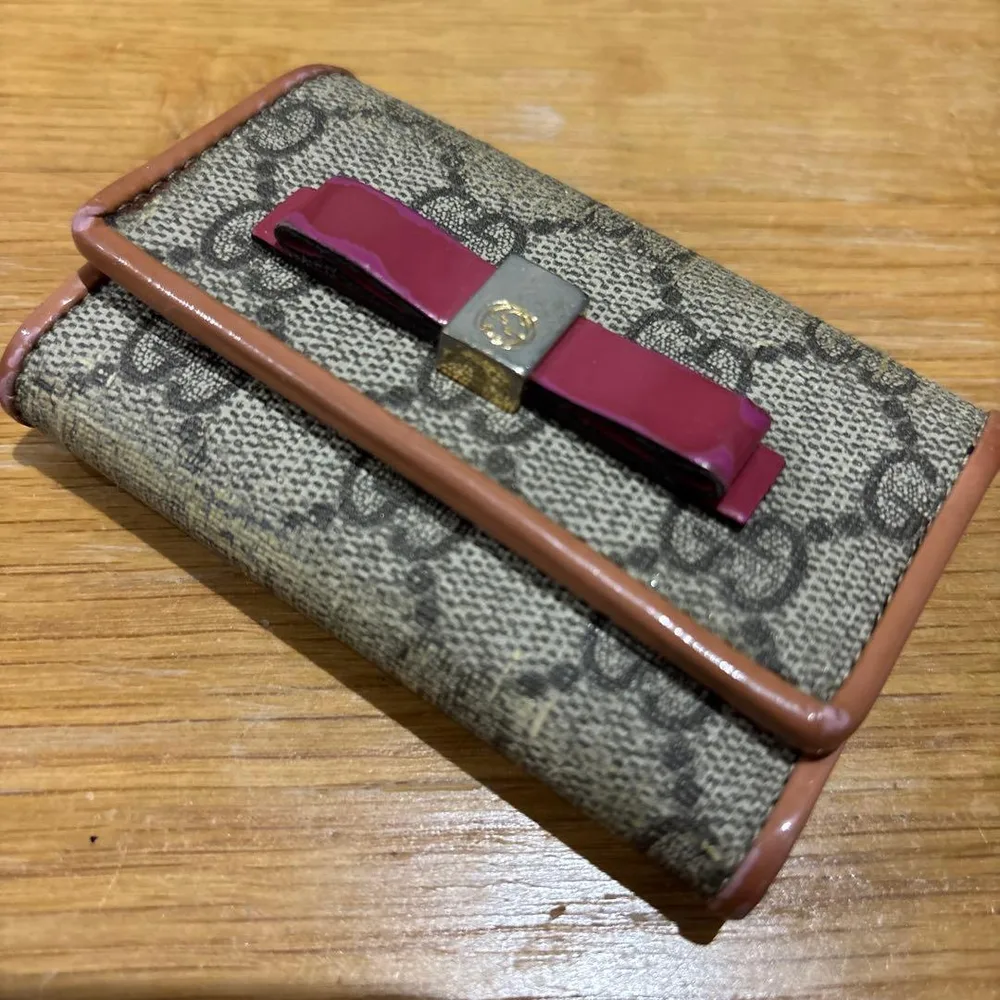 GUCCI GGスプリーム キーケース リボン