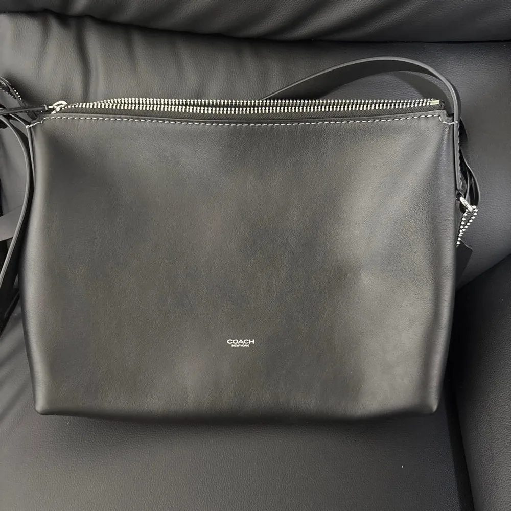 【新品未使用】COACH コーチ メッセンジャーバッグ モット38