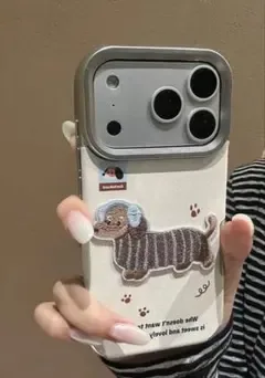 iPhone17promax18promax用ケースダックスフンド 刺繍デザイン