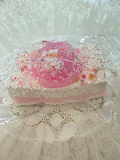 ケーキ型 スクイーズ ピンク デコレーション