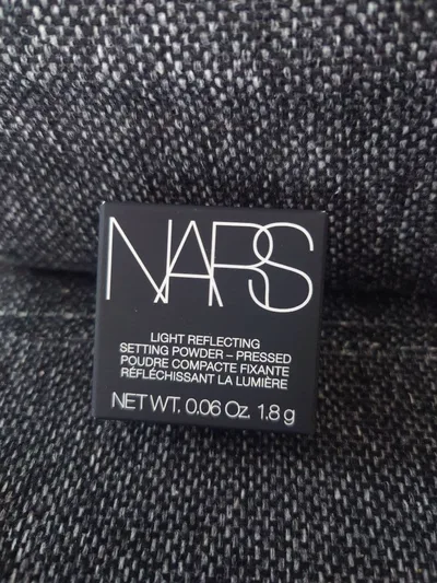 【新品】NARS ライトリフレクティング セッティングパウダー プレスト Nミニ