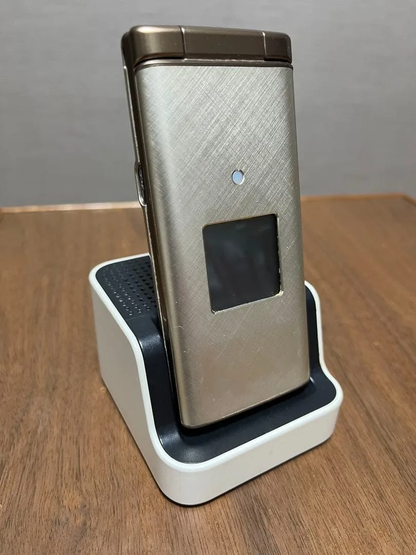 【美品】au かんたんケータイ KYF38 ゴールド