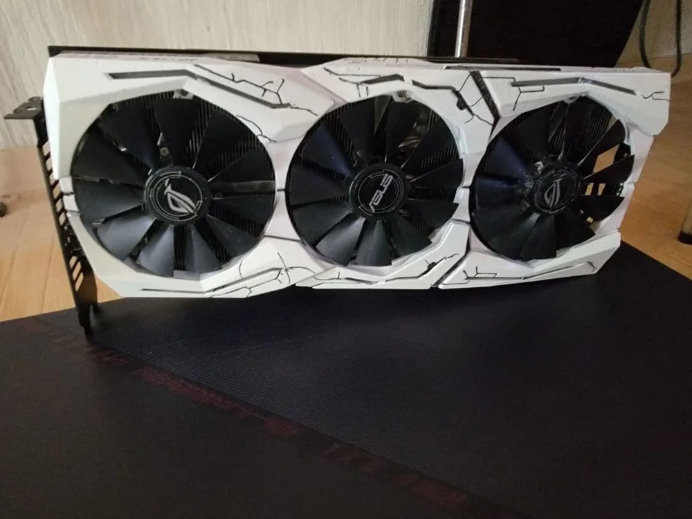 ASUS ROG STRIX GeForce RTX 2070グラフィックボード