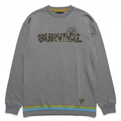 超絶【akademiks】STANDARD ISSUE SURVIVAL ロンT