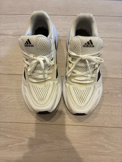 Adidas ADISTAR รองเท้าผ้าใบสีขาวดำ
