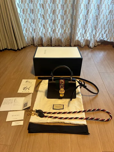 กระเป๋าสะพาย GUCCI Sylvie 2way