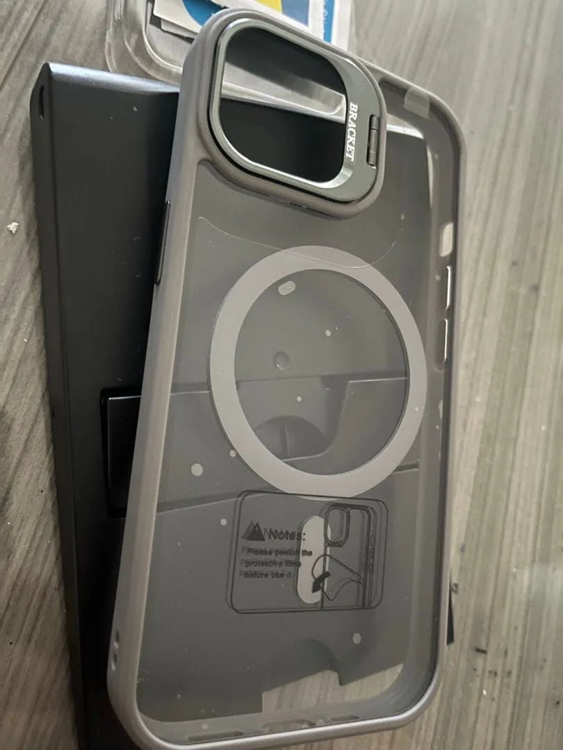 未使用iPhoneケース スタンド機能付き MagSafe対応 iPhone15