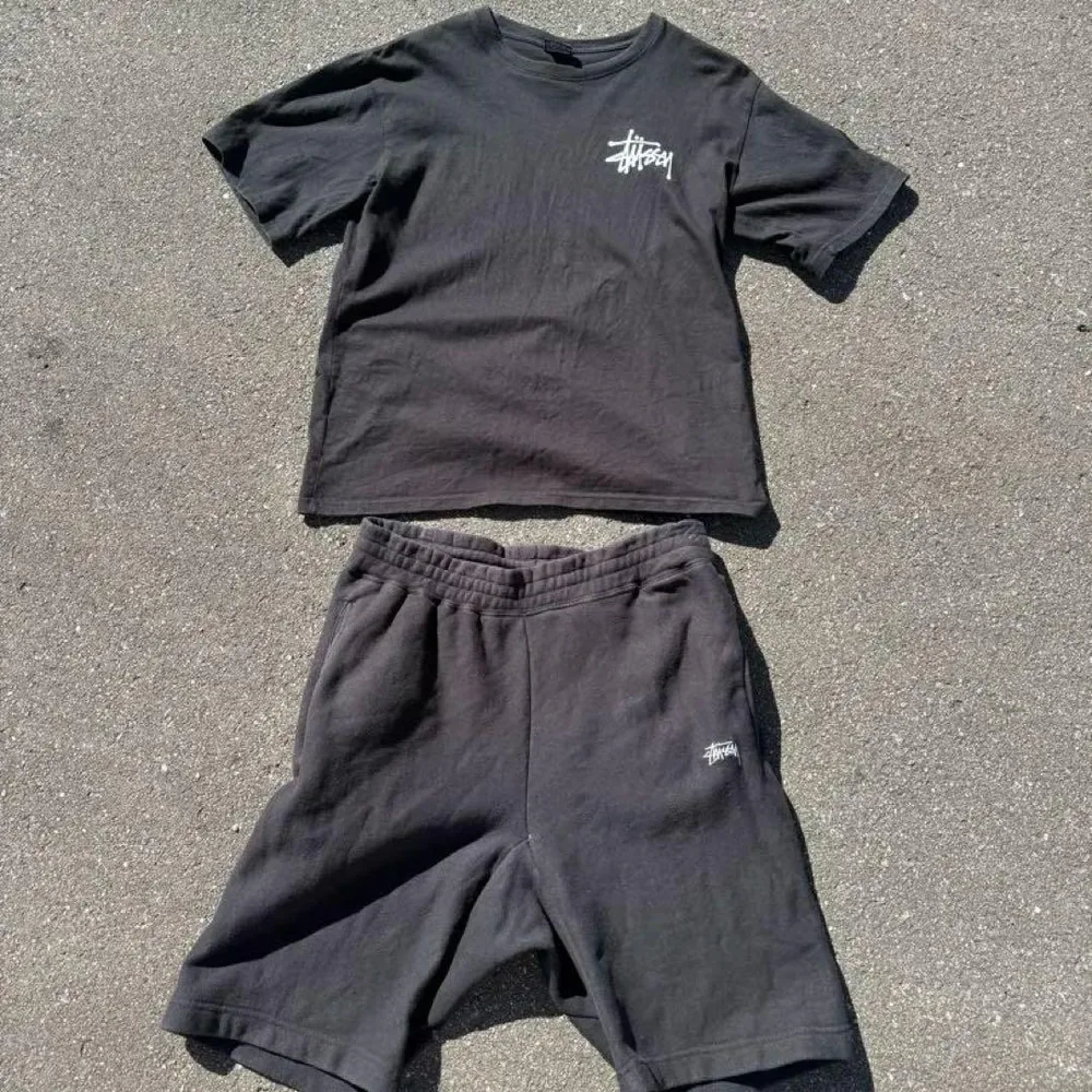 【美品】Stüssy 黒 Tシャツ s 24時間以内発送