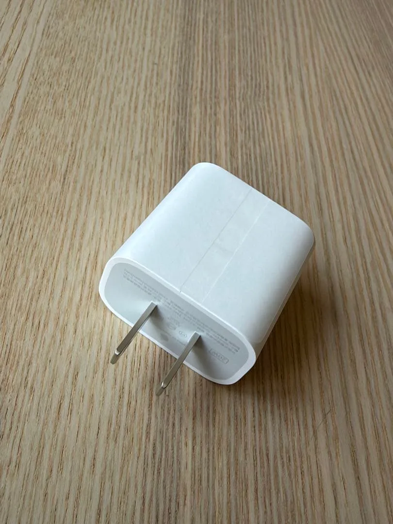 Apple 純正品 未使用品 20W USB-C 電源アダプタ 充電器 AC
