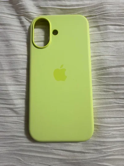 【販売終了・純正品】iPhone 17 シリコンケース ネオンイエロー