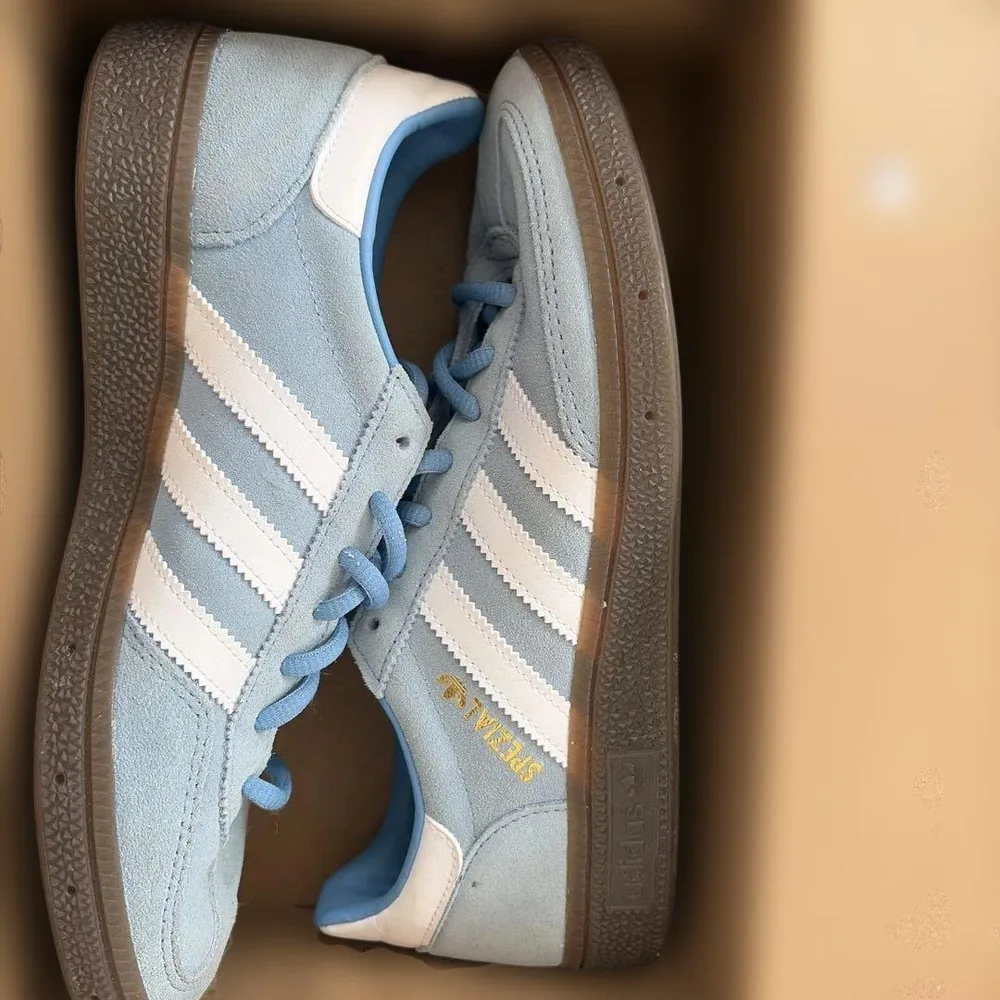 adidas แฮนด์บอล Spezial สีฟ้าอ่อน