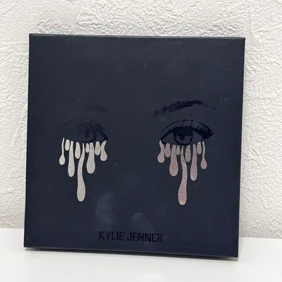 KYLIE JENNER アイシャドウパレット