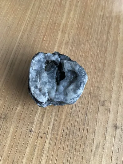 晶洞(ジオード) 2.5㎝ 14.16g
